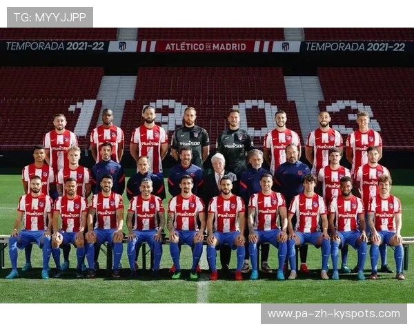 西甲比赛，教练详解中场控制与攻击策略的关系，中场如何防守